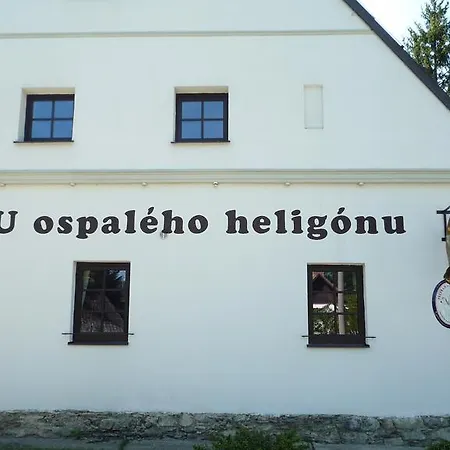 Dum U Ospaleho Heligonu * ليبوفا لازن